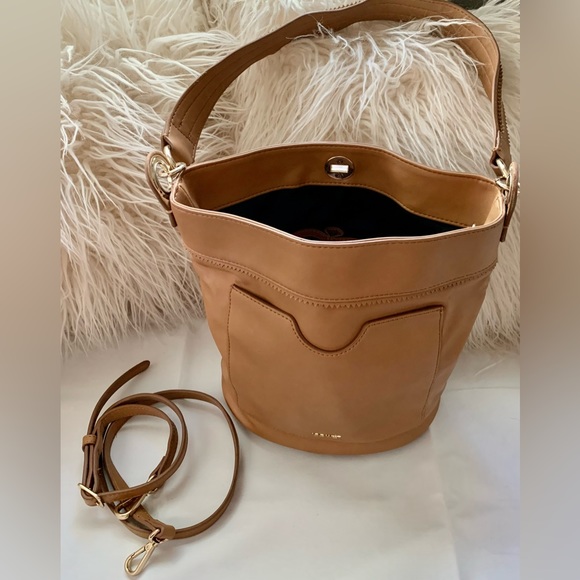 Nine West Handbags - 👜 Nine West Women Bucket Bags 👜 Mediana 👜Leather 👜Correa ajustable 👜#NIN💥